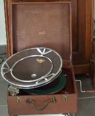 PATHE Gramophone  DIFFUSOR-e-k_01